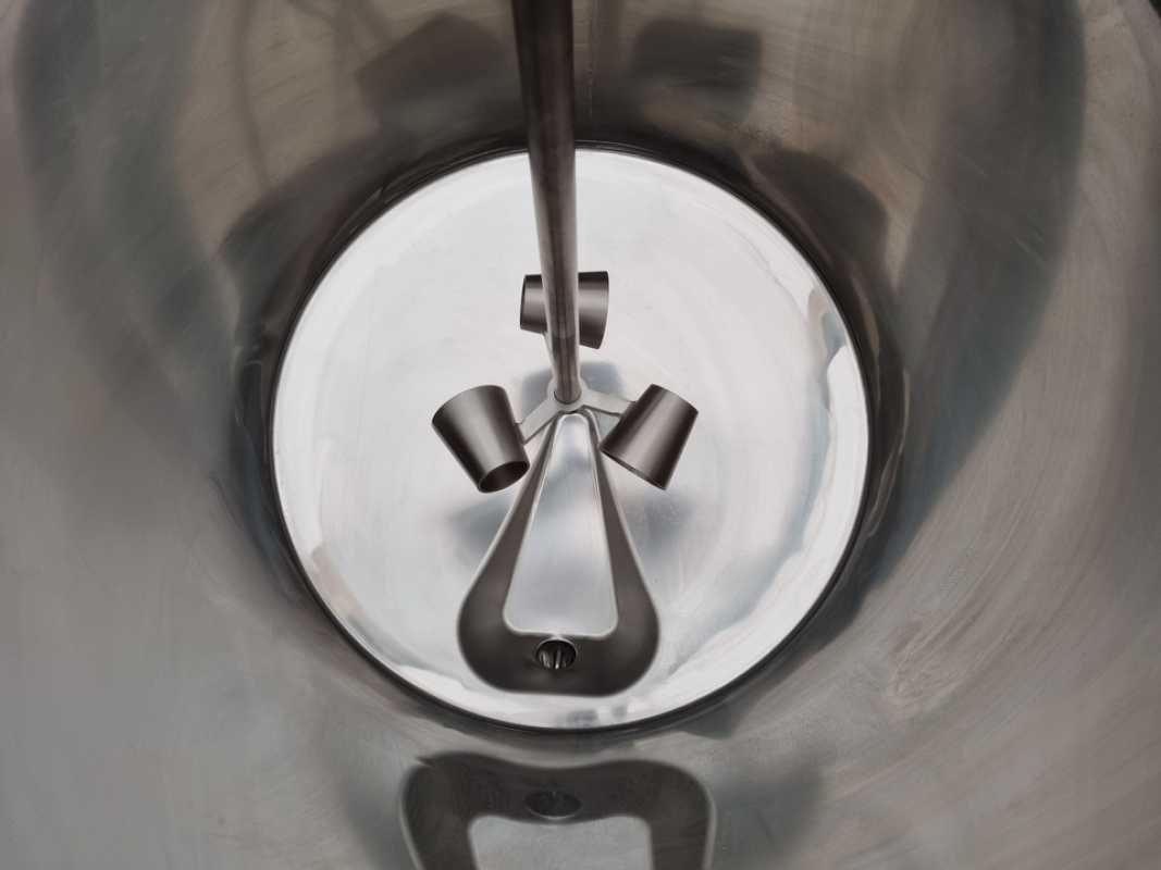 550L stainless steel transport vessel with cup stirrer agitator